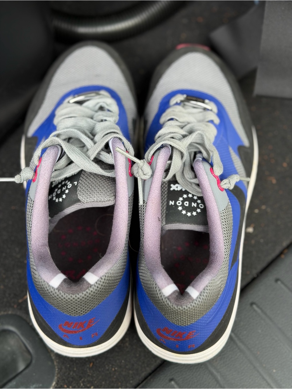 Nike Low-Top Sneakers in Blue, Gray, Pink and Black